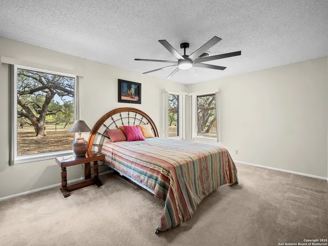 $399,900 | 22 Sunrise Drive, Pleasanton, TX 78064