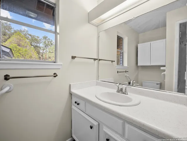 $399,900 | 22 Sunrise Drive, Pleasanton, TX 78064