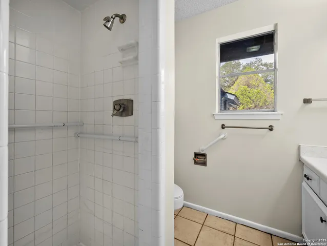 $399,900 | 22 Sunrise Drive, Pleasanton, TX 78064