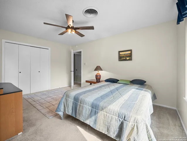 $399,900 | 22 Sunrise Drive, Pleasanton, TX 78064