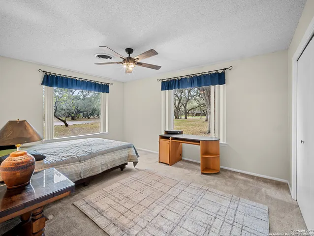 $399,900 | 22 Sunrise Drive, Pleasanton, TX 78064