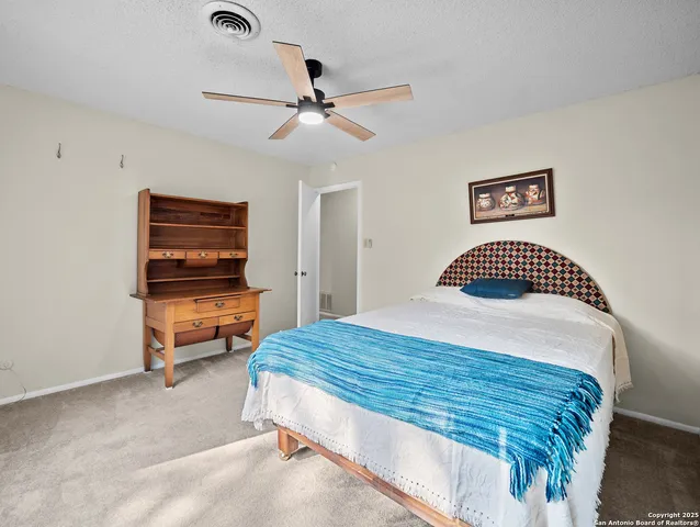 $399,900 | 22 Sunrise Drive, Pleasanton, TX 78064