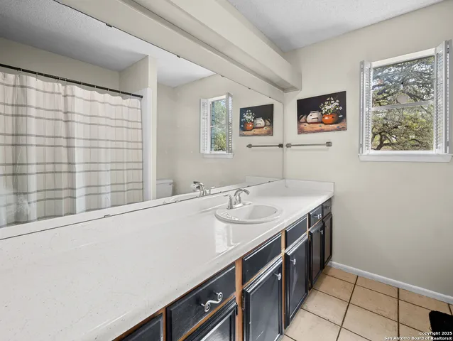 $399,900 | 22 Sunrise Drive, Pleasanton, TX 78064