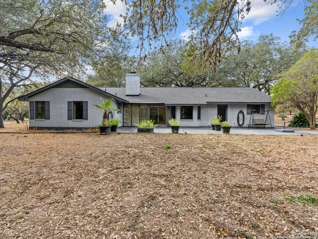 $399,900 | 22 Sunrise Drive, Pleasanton, TX 78064