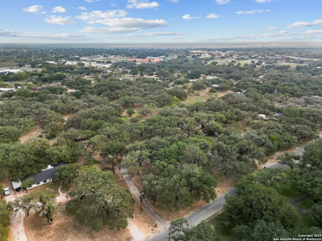 $399,900 | 22 Sunrise Drive, Pleasanton, TX 78064