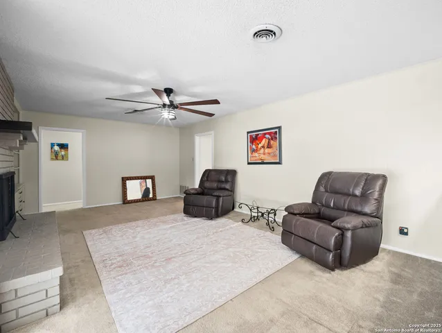 $399,900 | 22 Sunrise Drive, Pleasanton, TX 78064