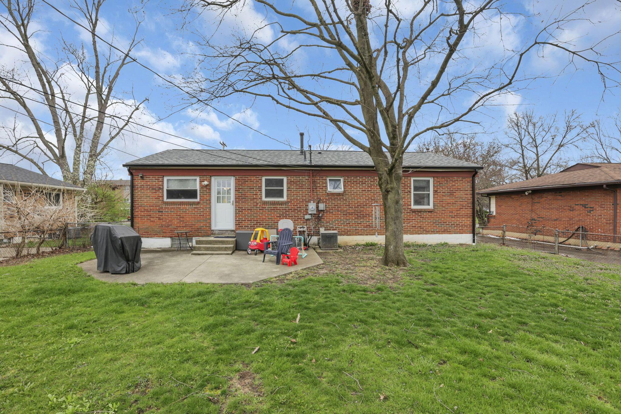 5667 Roche Drive Columbus, OH 43229 - Photo 30 of 36