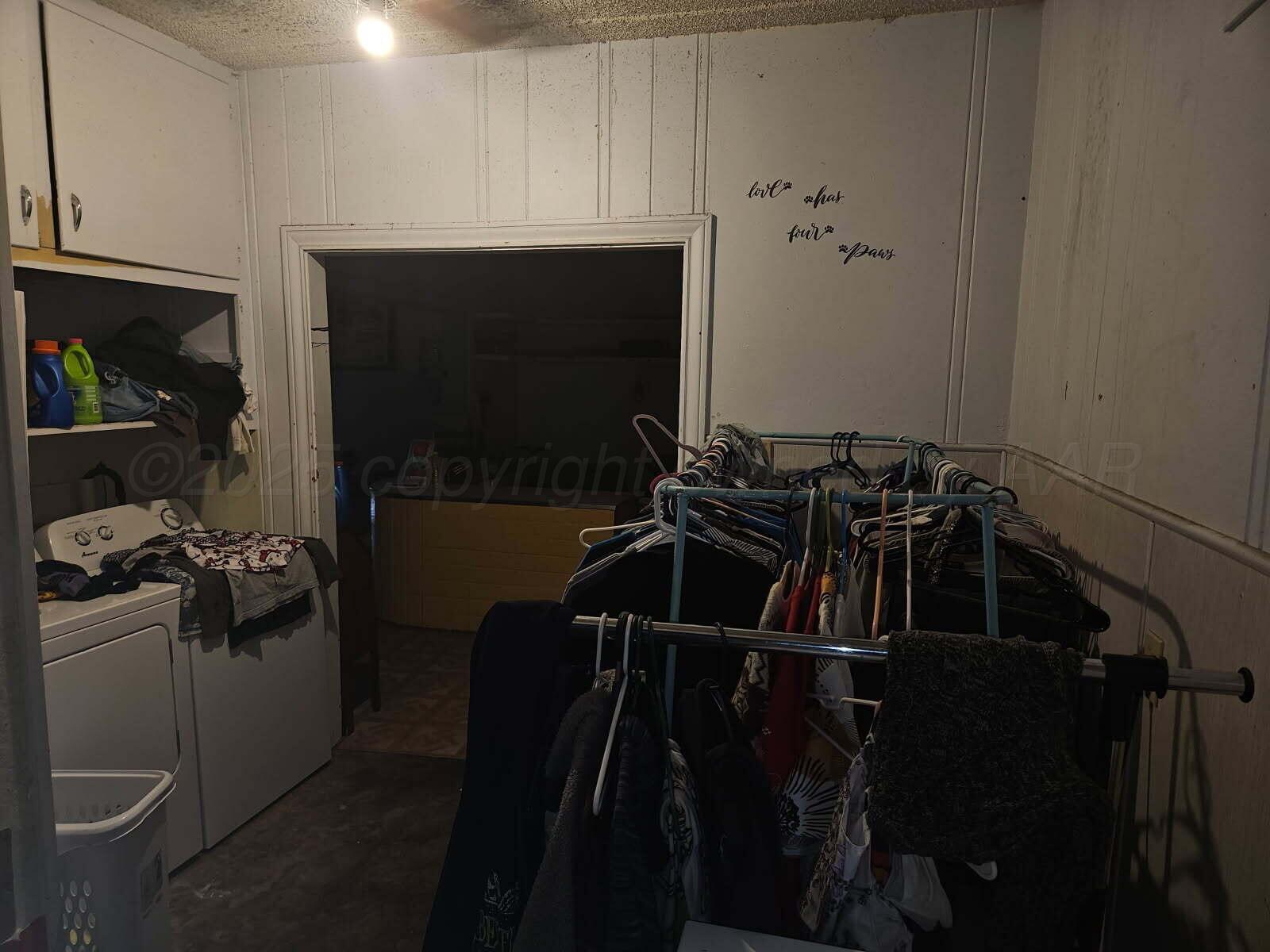 418 South Main Street Borger, TX 79007 - Photo 19 of 41 a close view of a sink and cabinets