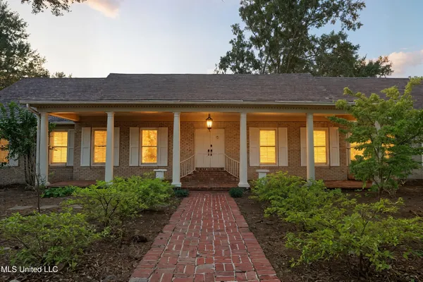 $600,000 | 3018 Hammond Hill Road, Senatobia, MS 38668