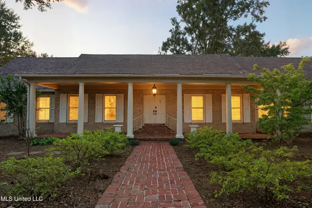 $675,000 | 3018 Hammond Hill Road, Senatobia, MS 38668