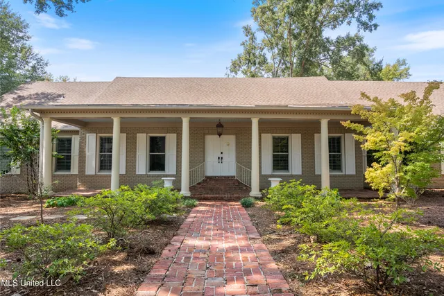 $675,000 | 3018 Hammond Hill Road, Senatobia, MS 38668