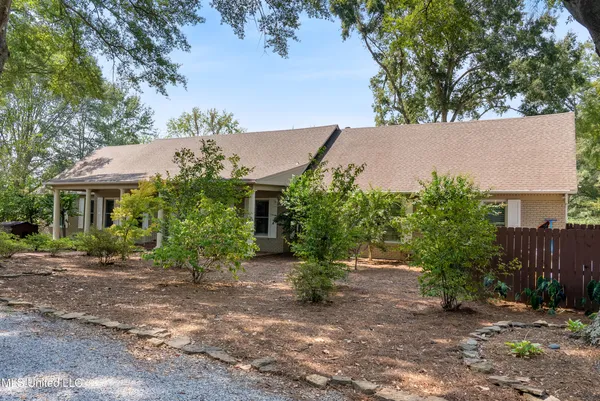 $600,000 | 3018 Hammond Hill Road, Senatobia, MS 38668