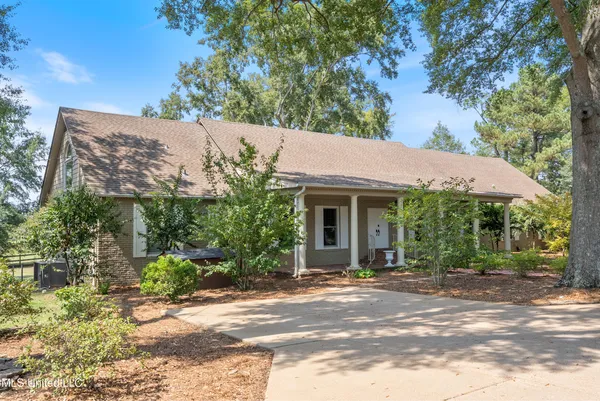 $600,000 | 3018 Hammond Hill Road, Senatobia, MS 38668