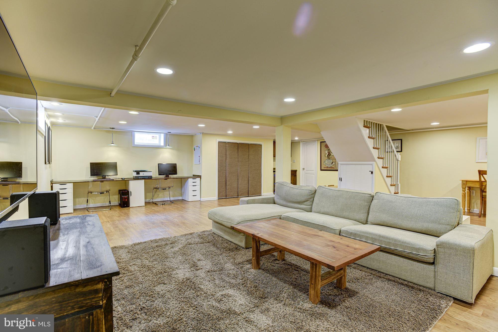 317 Gralan Road Baltimore, MD 21228 - Photo 22 of 38 Family Room