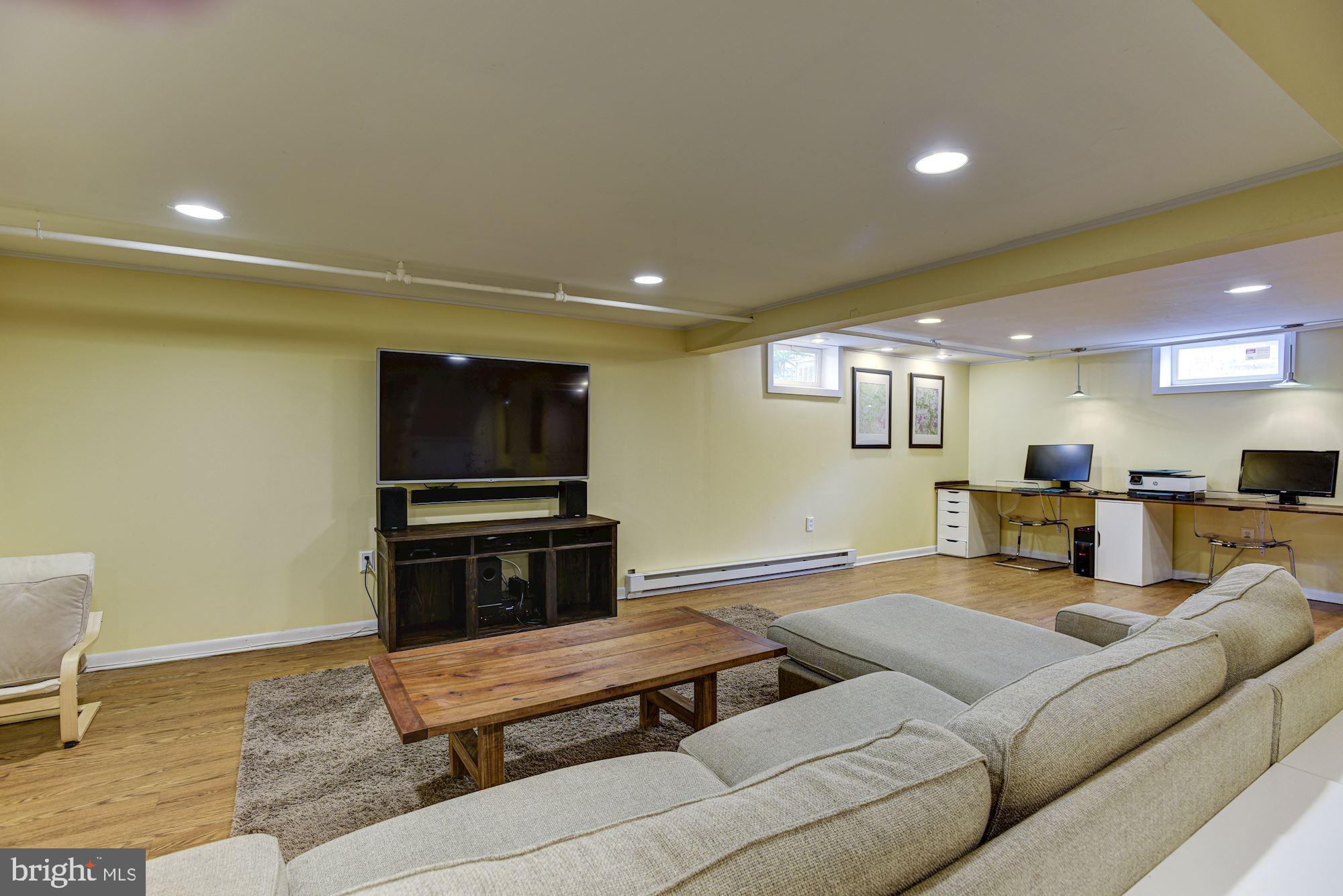 317 Gralan Road Baltimore, MD 21228 - Photo 23 of 38 Family Room