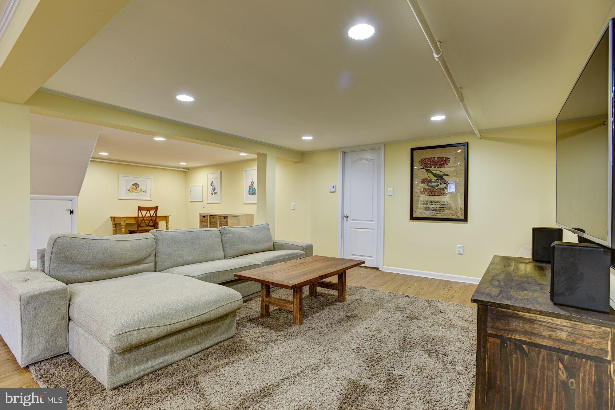 317 Gralan Road Baltimore, MD 21228 - Photo 24 of 38 Family Room