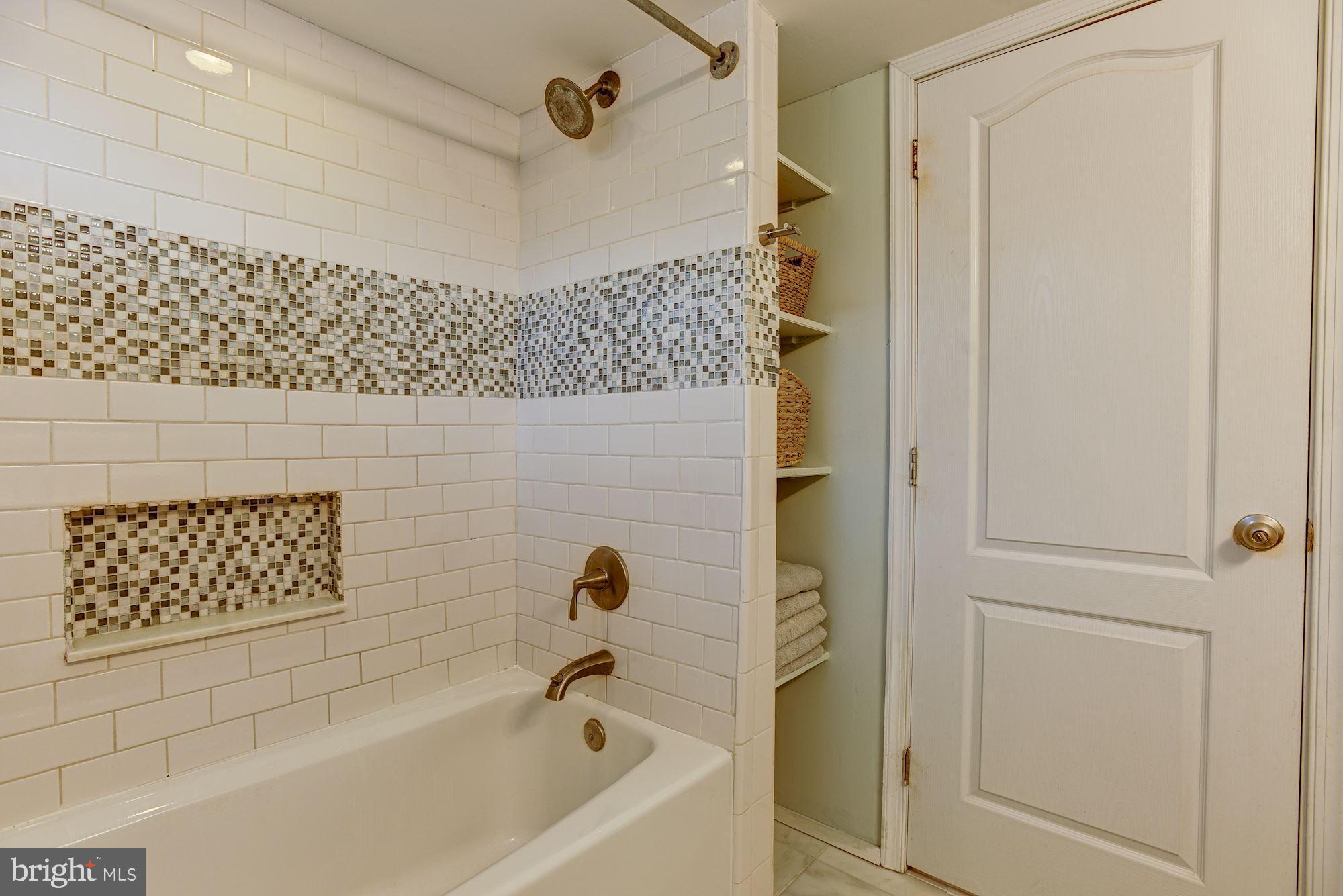 317 Gralan Road Baltimore, MD 21228 - Photo 30 of 38 Full Bath