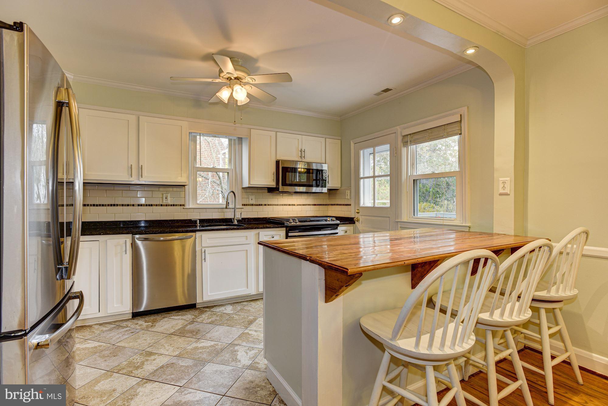 317 Gralan Road Baltimore, MD 21228 - Photo 7 of 38 Kitchen