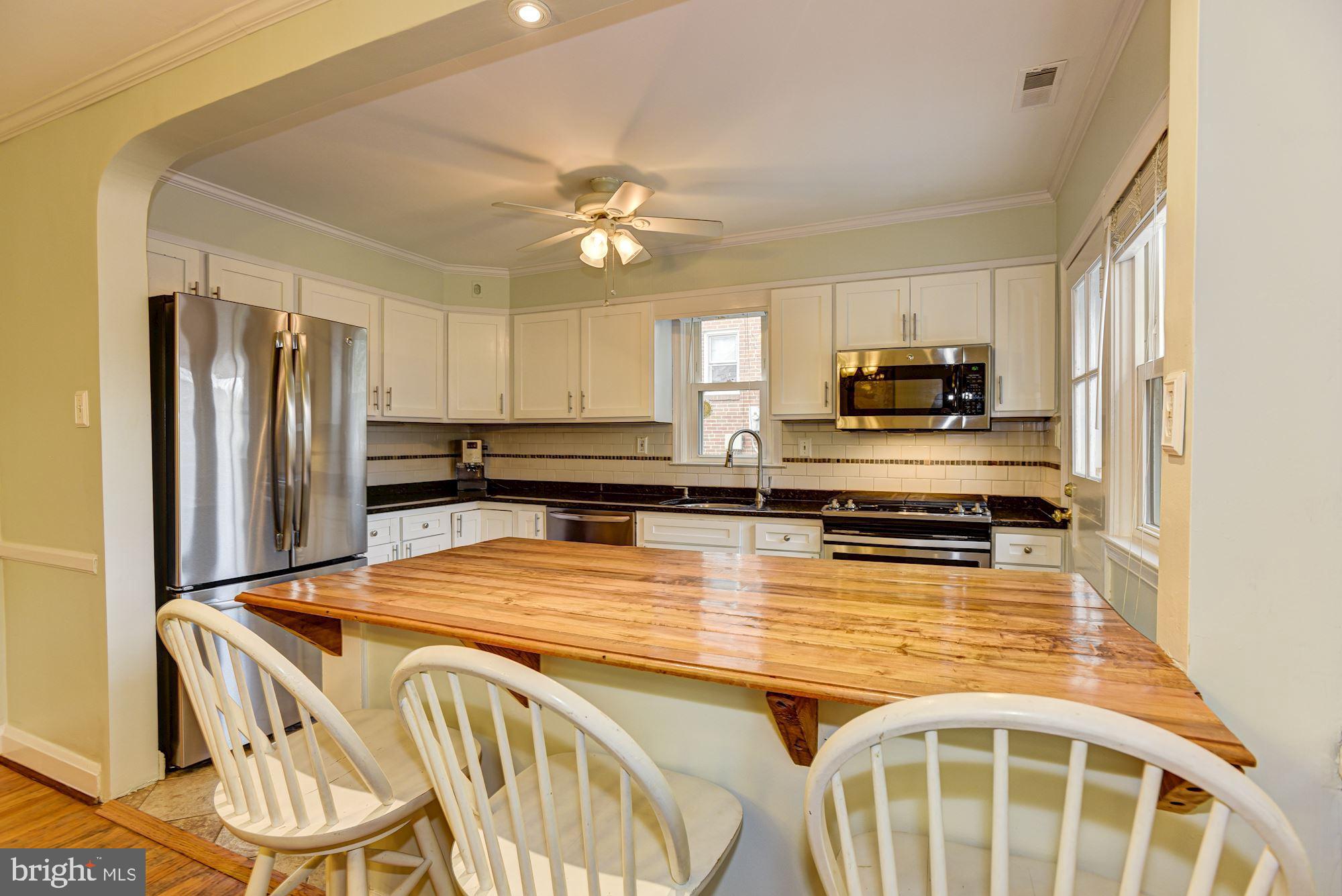 317 Gralan Road Baltimore, MD 21228 - Photo 8 of 38 Kitchen