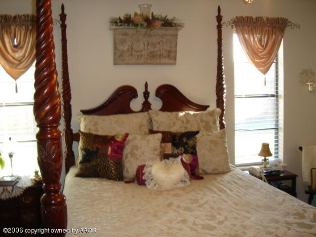 6306 Rutgers Street Amarillo, TX 79109 - Photo 12 of 16 Master bedroom too!