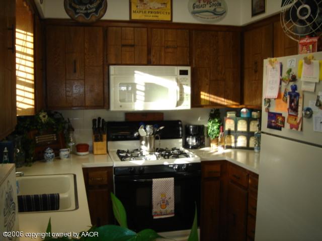 6306 Rutgers Street Amarillo, TX 79109 - Photo 2 of 16 Kitchen