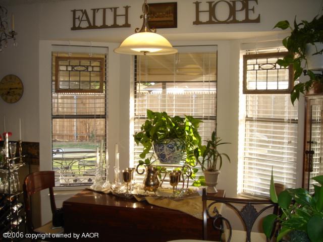 6306 Rutgers Street Amarillo, TX 79109 - Photo 3 of 16 Dining bay window