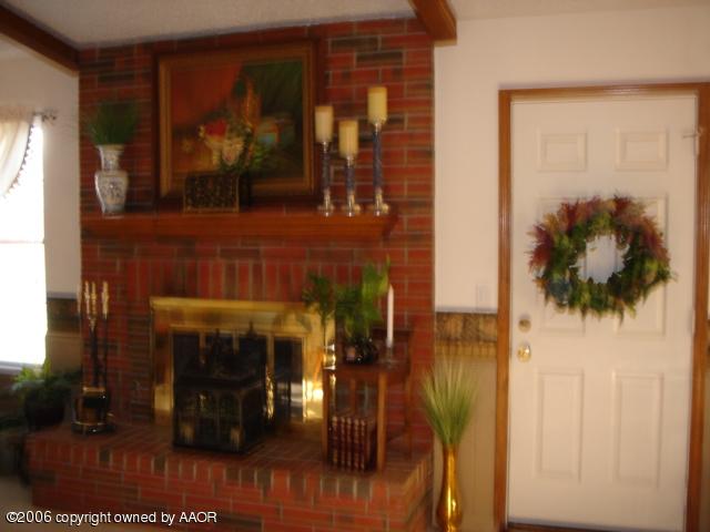 6306 Rutgers Street Amarillo, TX 79109 - Photo 6 of 16 Fireplace in living room
