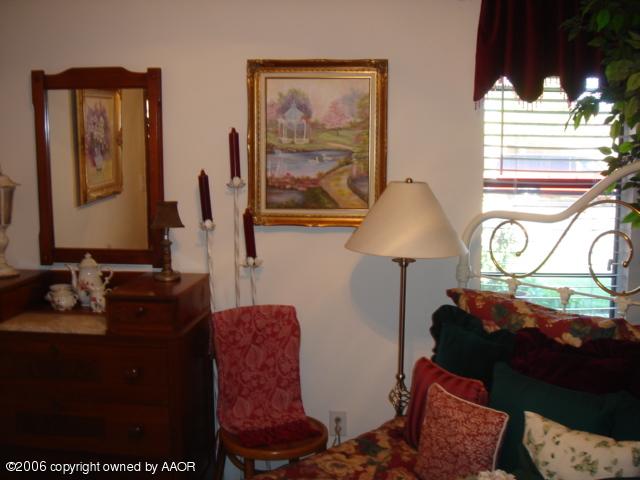 6306 Rutgers Street Amarillo, TX 79109 - Photo 8 of 16 Second bedroom too!