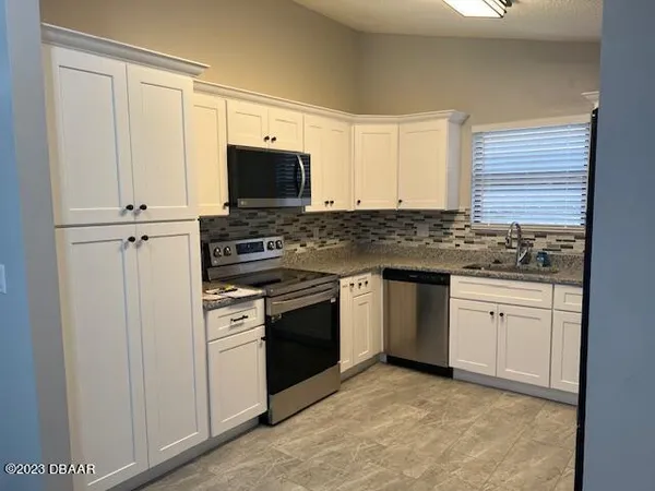 $2,350 | 905 Fruitwood Place, Port Orange, FL 32127