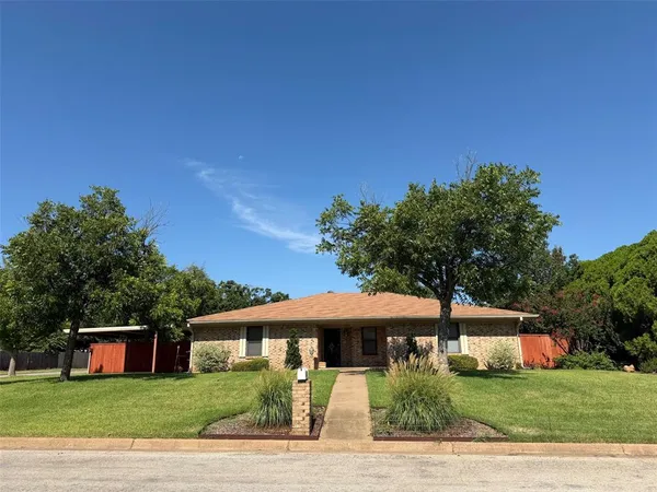 $250,000 | 1016 Cliff Drive, Graham, TX 76450