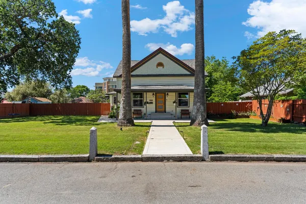 $649,999 | 642 E Street, Lincoln, CA 95648