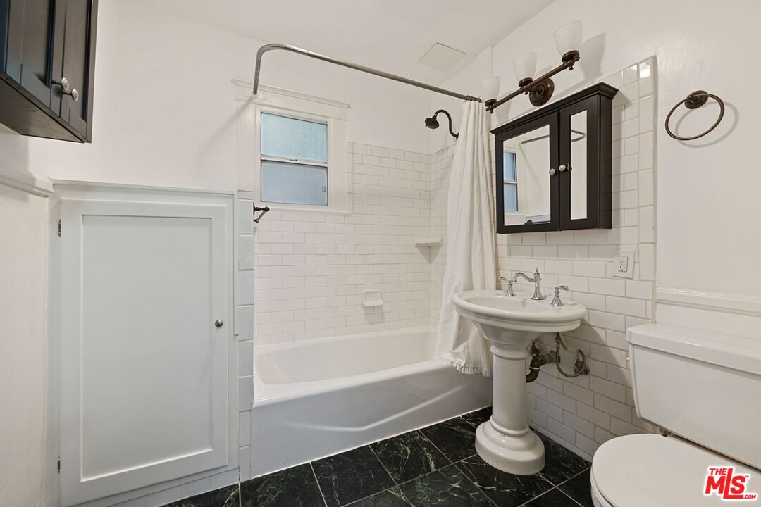 2001 Pinehurst Road, Unit 2 Los Angeles, CA 90068 - Photo 12 of 15