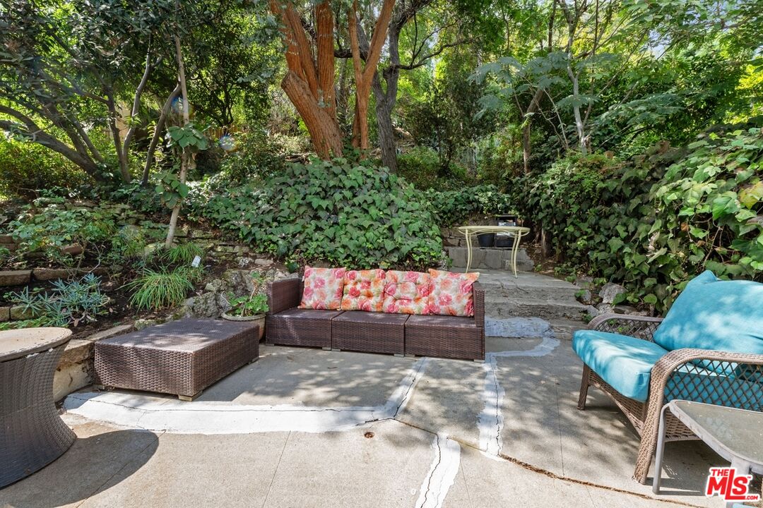 2001 Pinehurst Road, Unit 2 Los Angeles, CA 90068 - Photo 13 of 15