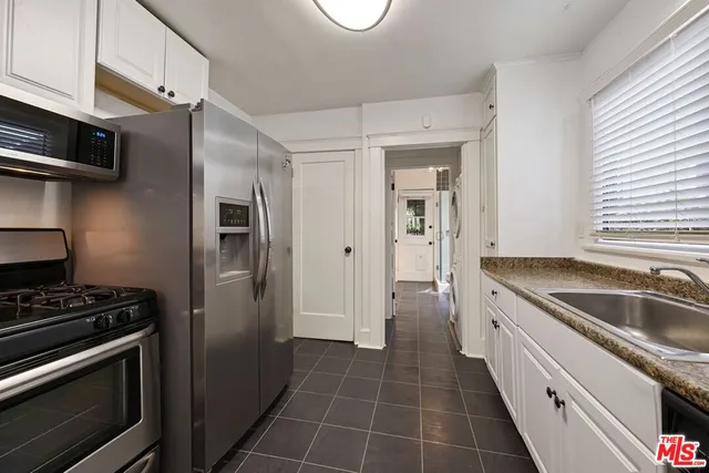 $4,499 | 2001 Pinehurst Road, Unit 2, Los Angeles, CA 90068