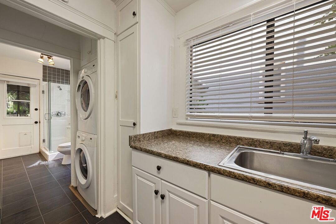 2001 Pinehurst Road, Unit 2 Los Angeles, CA 90068 - Photo 8 of 15