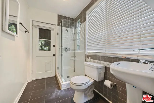 $4,499 | 2001 Pinehurst Road, Unit 2, Los Angeles, CA 90068