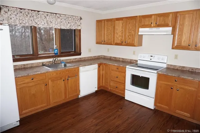 $599,900 | 284 Merrow Road, Tolland, CT 06084