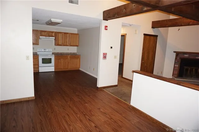 $599,900 | 284 Merrow Road, Tolland, CT 06084