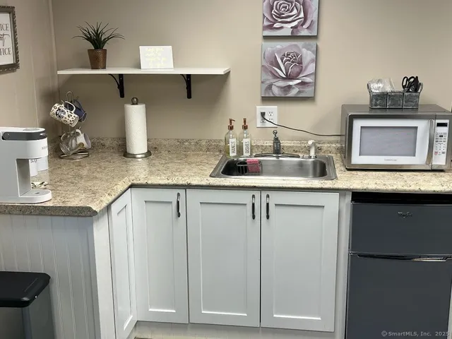 $599,900 | 284 Merrow Road, Tolland, CT 06084