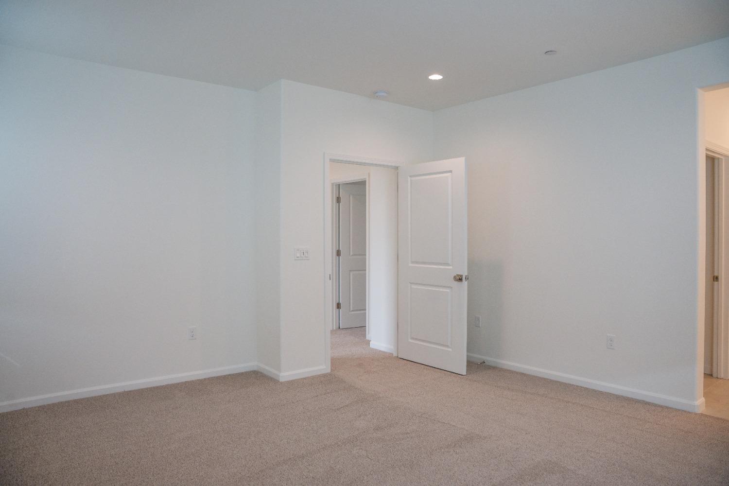 694 Thomas Way Madera, CA 93636 - Photo 15 of 27 a view of an empty room