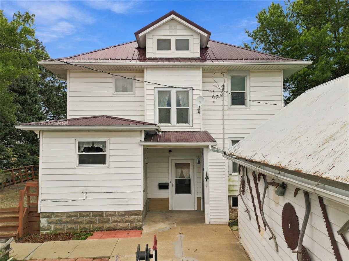 21718 Capp Road Sterling, IL 61081 - Photo 4 of 30 Gallery Image 4