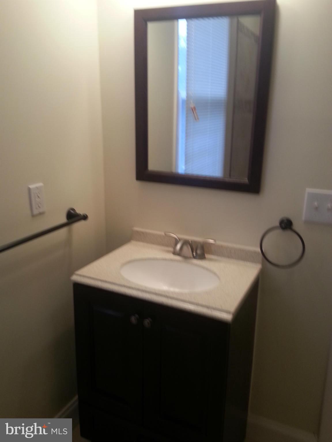 4000 Chatham Road Baltimore, MD 21207 - Photo 8 of 20 Bath