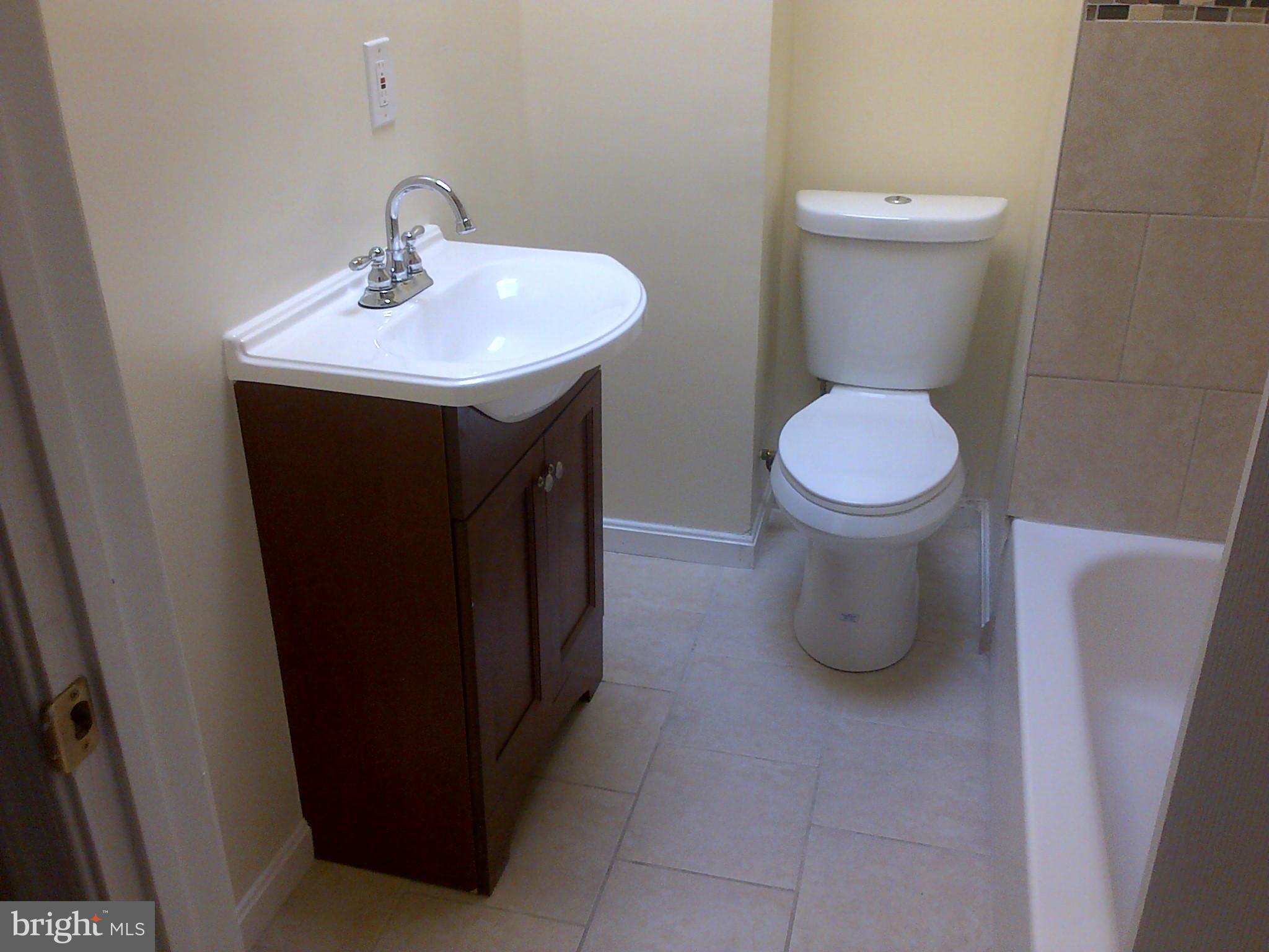 4000 Chatham Road Baltimore, MD 21207 - Photo 10 of 20 Bath