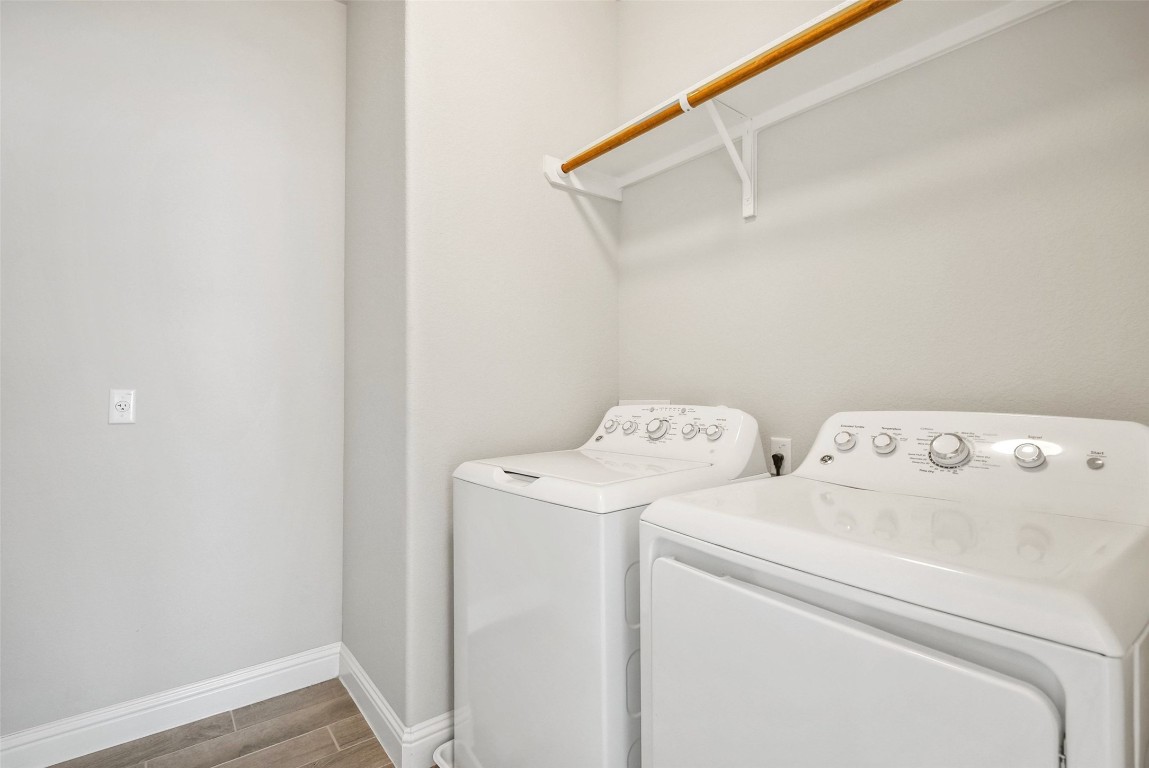 113 Stone Cyn Drive Georgetown, TX 78628 - Photo 28 of 35 a utility room with dryer and washer