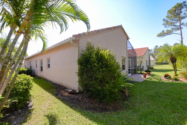$2,700 | 329 Northwest Treeline Trace, Port St. Lucie, FL 34986