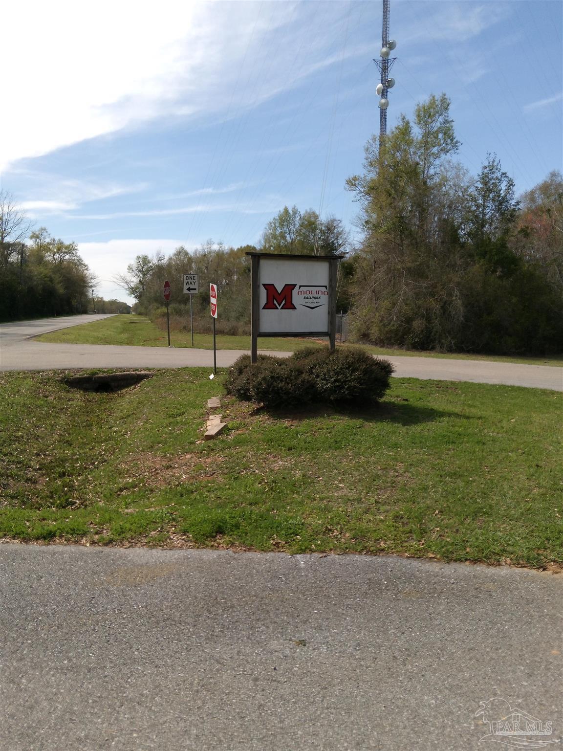 7200 Chestnut Road Molino, FL 32577 - Photo 8 of 9 Close to most essential amenties.