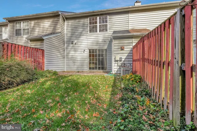 $325,000 | 2552 Fernwood Court, Waldorf, MD 20601