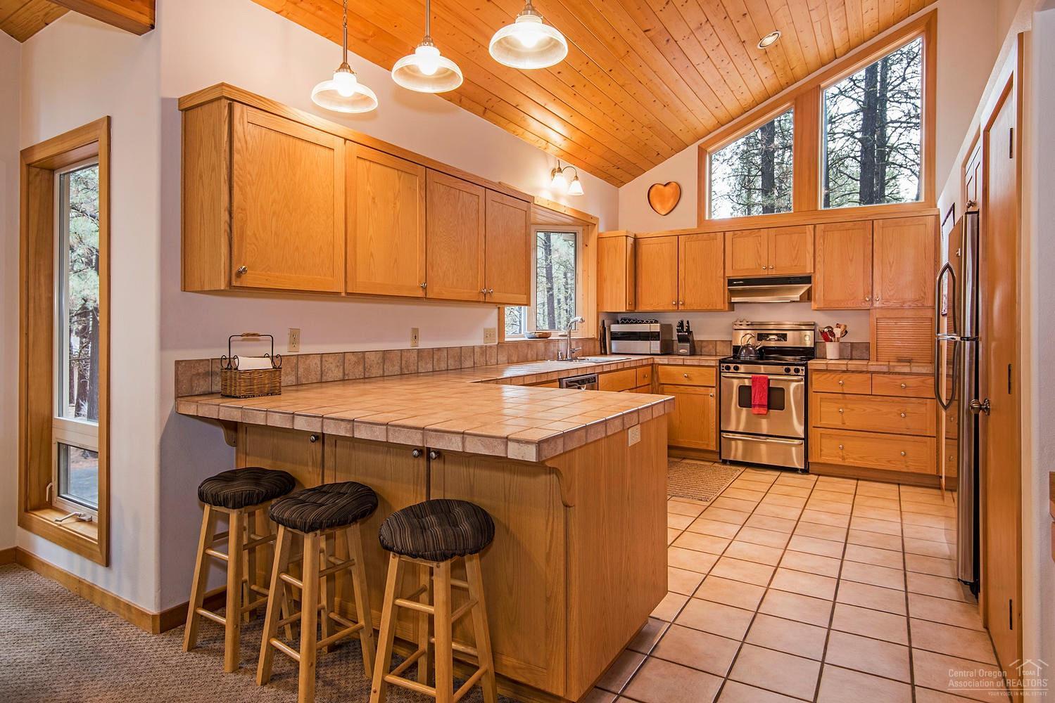 70313 Groundsel Black Butte Ranch, OR 97759 - Photo 7 of 24 Additional Photo