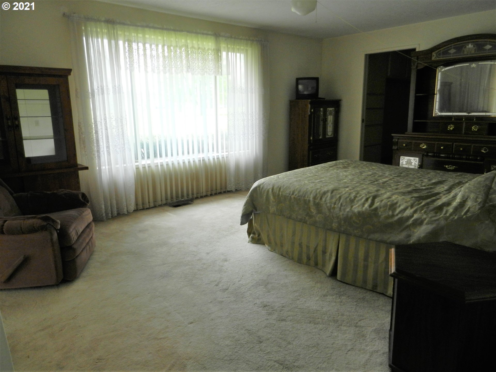 1136 Randolph Road Woodburn, OR 97071 - Photo 5 of 12 Gallery Image 5
