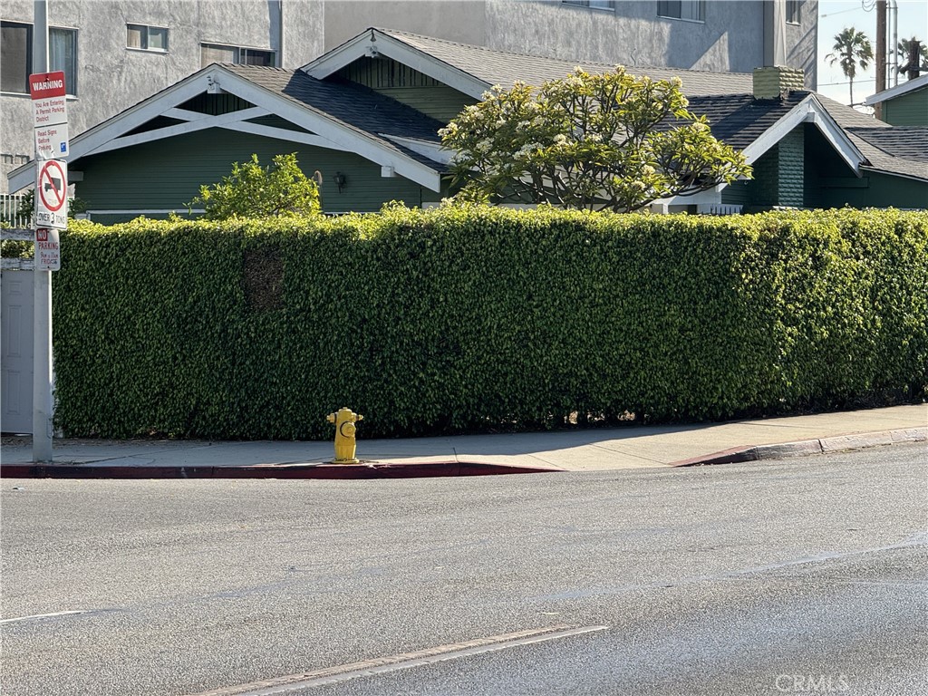 1253 North Orange Grove Avenue West Hollywood, CA 90046 - Photo 2 of 3